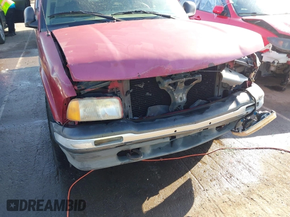 1995 GMC Jimmy SLE z VIN 1GKDT13W1SK528155, wystawiony jako IAAI lot #42177589 z przebiegiem 283 900 mil mil oraz . Historia ofert i sprzedaży dostępna na DreamBid. Obrazek 6.