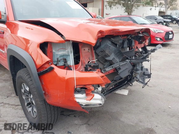 2017 Toyota Tacoma SR5 z VIN 3TMAZ5CN7HM050496, wystawiony jako IAAI lot #40958166 z przebiegiem 104 950 mil mil oraz . Historia ofert i sprzedaży dostępna na DreamBid. Obrazek 18.