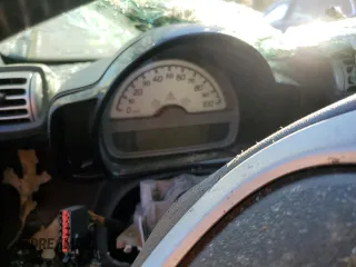 2010 Smart fortwo Pure с VIN WMEEJ3BA4AK363015, выставлен на аукционе Copart как лот 76066204 с пробегом Не указан миль и Списание • Salvage title. История ставок и продаж доступна на DreamBid. Изображение 9.