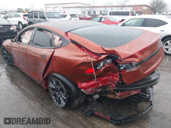 2021 Tesla Model S Plaid z VIN 5YJSA1E64MF441923, wystawiony jako IAAI lot #41465456 z przebiegiem Nie podano mil oraz . Historia ofert i sprzedaży dostępna na DreamBid. Obrazek 3.