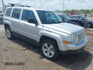 2011 Jeep Patriot Sport z VIN 1J4NT1GA2BD288269, wystawiony jako IAAI lot #42205176 z przebiegiem 266 750 mil mil oraz . Historia ofert i sprzedaży dostępna na DreamBid. Obrazek 1.