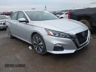 2020 Nissan Altima 2.5 SL with VIN 1N4BL4EVXLC164117, listed as a IAAI auction lot 41472170 with 117,413 mi miles. Bid and sale history available at carsss.com. Image 1.