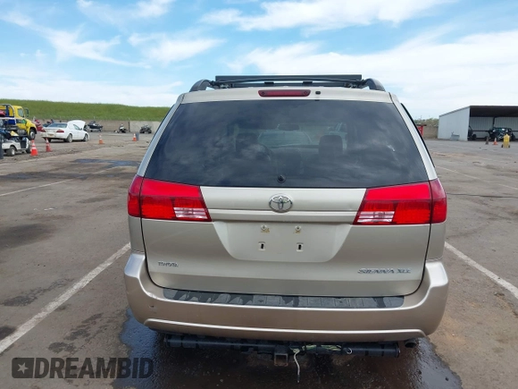 2005 Toyota Sienna XLE with VIN 5TDZA22C65S349045, listed as a IAAI auction lot 42014639 with 99,940 mi miles. Bid and sale history available at carsss.com. Image 16.
