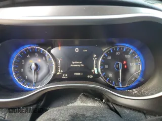 2018 Chrysler Pacifica Limited z VIN 2C4RC1GG1JR269199, wystawiony jako Copart lot #53475985 z przebiegiem 173 408 mil mil oraz Szkoda całkowita • Salvage title. Historia ofert i sprzedaży dostępna na DreamBid. Obrazek 9.