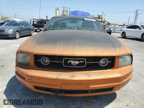 2007 Ford Mustang Deluxe z VIN 1ZVHT80N275227754, wystawiony jako Copart lot #58585035 z przebiegiem 160 466 mil mil oraz Nie do naprawy • Non repairable. Historia ofert i sprzedaży dostępna na DreamBid. Obrazek 5.
