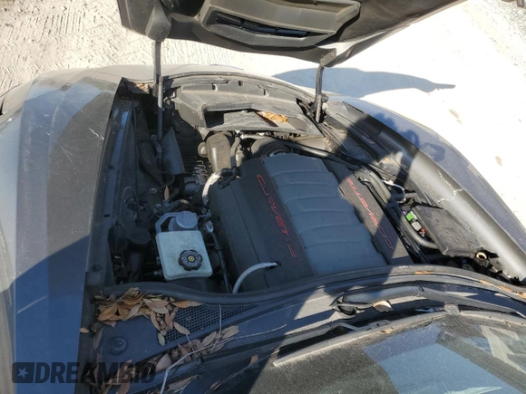 2015 Chevrolet Corvette Z51 3LT z VIN 1G1YM2D7XF5112657, wystawiony jako Copart lot #89336445 z przebiegiem Nie podano mil oraz Nie do naprawy • Non repairable. Historia ofert i sprzedaży dostępna na DreamBid. Obrazek 11.