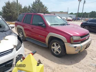 2004 Chevrolet TrailBlazer LS with VIN 1GNDT13S042190606, listed as a IAAI auction lot 42165900 with 298,141 mi miles. Bid and sale history available at carsss.com. Image 3.