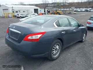 2009 Nissan Maxima 3.5 SV w/Sport Pkg with VIN 1N4AA51E19C853520, listed as a IAAI auction lot 41972778 with 172,981 mi miles. Bid and sale history available at carsss.com. Image 4.