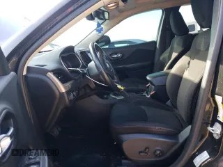 2016 Jeep Cherokee Latitude z VIN 1C4PJMCS6GW111367, wystawiony jako Copart lot #56582815 z przebiegiem 121 491 mil mil oraz Szkoda całkowita • Salvage title. Historia ofert i sprzedaży dostępna na DreamBid. Obrazek 7.
