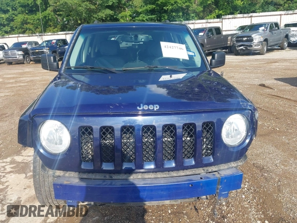 2016 Jeep Patriot Latitude with VIN 1C4NJRFB0GD608488, listed as a IAAI auction lot 42427746 with 88,325 mi miles and . Bid and sale history available at DreamBid. Image 6.