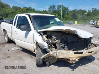 2006 Chevrolet Silverado 1500 LT1 with VIN 1GCEC19V46Z210980, listed as a IAAI auction lot 40189952 with 228,543 mi miles. Bid and sale history available at carsss.com. Image 1.