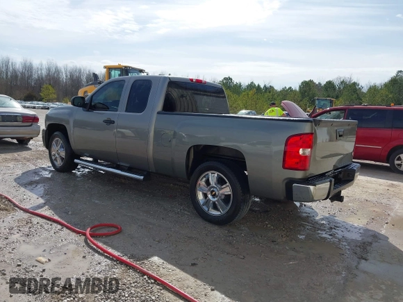 2007 Chevrolet Silverado 1500 LT w/1LT with VIN 2GCEC19J771721896, listed as a IAAI auction lot 41703914 with 217,121 mi miles. Bid and sale history available at carsss.com. Image 3.