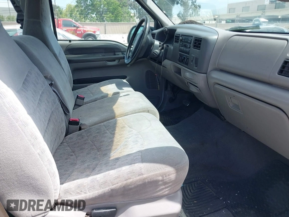 2000 Ford Super Duty F-250 XL with VIN 1FTNX20L0YEA50080, listed as a IAAI auction lot 42086439 with 230,868 mi miles. Bid and sale history available at carsss.com. Image 5.