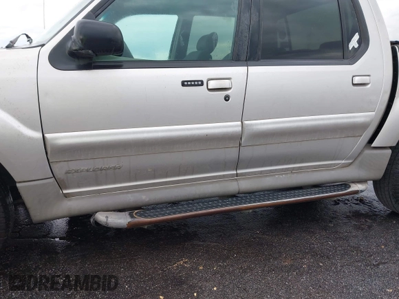 2002 Ford Explorer Sport Trac Value with VIN 1FMZU67E62UC95015, listed as a IAAI auction lot 42090296 with 181,243 mi miles and . Bid and sale history available at DreamBid. Image 6.