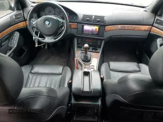 2000 BMW M5 z VIN WBSDE9345YBZ94319, wystawiony jako Copart lot #49945325 z przebiegiem 146 571 mil mil oraz Czysty tytuł • Clean title. Historia ofert i sprzedaży dostępna na DreamBid. Obrazek 8.