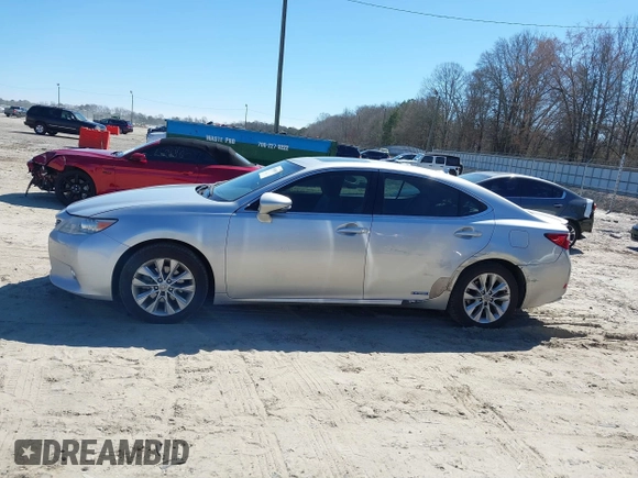 2013 Lexus ES 300h Hybrid with VIN JTHBW1GG1D2004549, listed as a IAAI auction lot 41660519 with 240,391 mi miles. Bid and sale history available at carsss.com. Image 14.