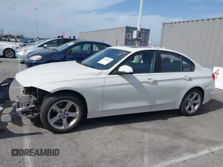2015 BMW 3 Series 328i z VIN WBA3A5G56FNS90603, wystawiony jako IAAI lot #42246838 z przebiegiem 41 799 mil mil oraz . Historia ofert i sprzedaży dostępna na DreamBid. Obrazek 15.