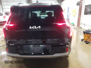 2024 Kia EV9 GT-Line with VIN KNDAEFS58R6021920, listed as a Copart auction lot 87804715 with 17,047 mi miles and Salvage Title. Bid and sale history available at carsss.com. Image 6.