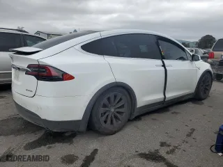 2016 Tesla Model X 70D with VIN 5YJXCAE27GF001762, listed as a Copart auction lot 47261873 with 119,010 mi miles. Bid and sale history available at carsss.com. Image 3.