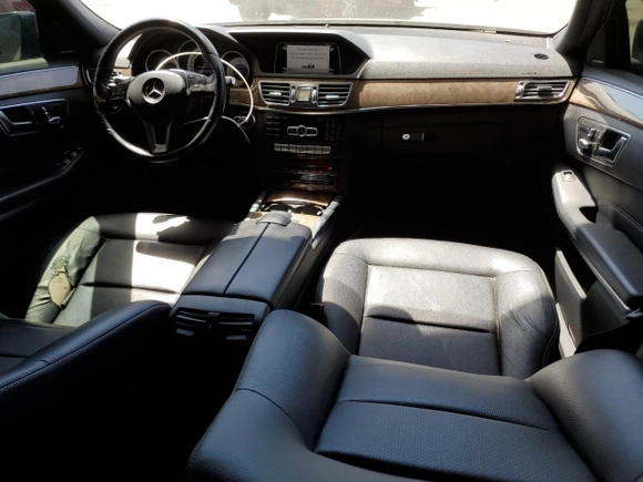 2014 Mercedes-Benz E 350 Sport с VIN WDDHF5KB9EA791925, выставлен на аукционе Copart как лот 54941775 с пробегом 49 636 миль миль и Списание • Salvage title. История ставок и продаж доступна на DreamBid. Изображение 8.