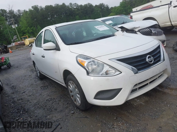 2016 Nissan Versa S z VIN 3N1CN7AP3GL904475, wystawiony jako IAAI lot #42108162 z przebiegiem 91 000 mil mil oraz . Historia ofert i sprzedaży dostępna na DreamBid. Obrazek 1.