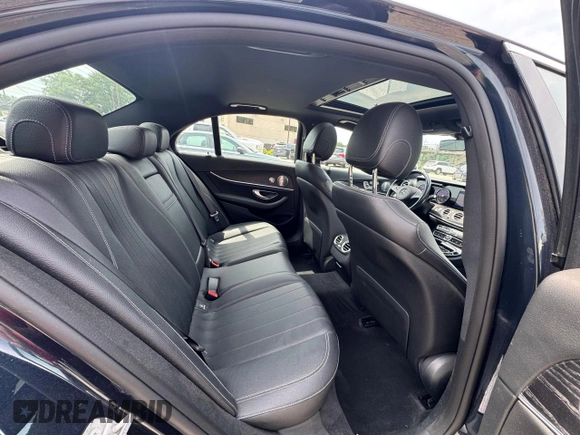 2017 Mercedes-Benz E 300 Luxury with VIN WDDZF4KB8HA193103, listed as a Copart auction lot 64772685 with 138,501 mi miles and Clean title. Bid and sale history available at DreamBid. Image 6.
