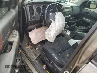 2011 Toyota Tundra z VIN 5TFEY5F1XBX100550, wystawiony jako Copart lot #88046105 z przebiegiem Nie podano mil oraz Szkoda całkowita • Salvage title. Historia ofert i sprzedaży dostępna na DreamBid. Obrazek 8.