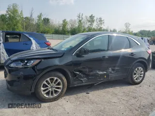 2020 Ford Escape SE with VIN 1FMCU9G60LUA90033, listed as a Copart auction lot 60483765 with 83,940 mi miles and Salvage title. Bid and sale history available at DreamBid. Image 1.