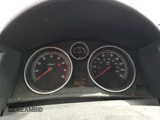 2008 Saturn Astra XR z VIN W08AT671785077484, wystawiony jako Copart lot #43970774 z przebiegiem 67 701 mil mil oraz Szkody całkowita. Historia ofert i sprzedaży dostępna na DreamBid. Obrazek 9.