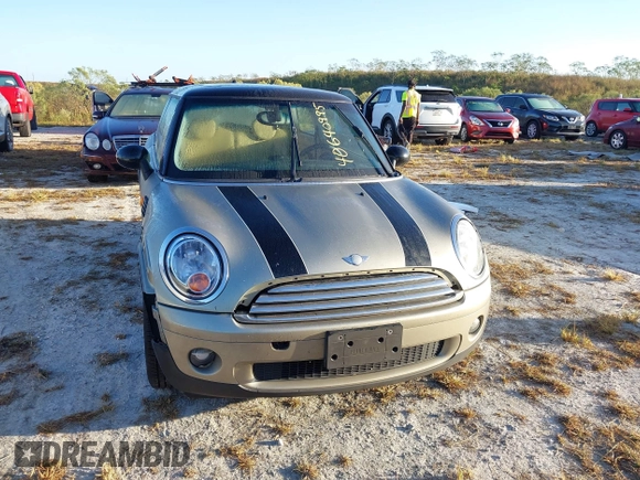 2007 MINI Hardtop with VIN WMWMF33587TU60750, listed as a IAAI auction lot 40640995 with Not Provided miles and . Bid and sale history available at DreamBid. Image 6.