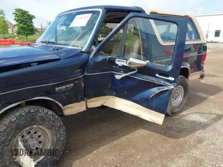 1990 Ford Bronco Custom с VIN 1FMEU15H0LLB25514, выставлен на аукционе IAAI как лот 42366593 с пробегом 75 762 миль миль и . История ставок и продаж доступна на DreamBid. Изображение 6.