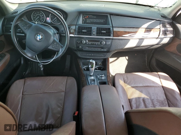 2011 BMW X5 35d с VIN 5UXZW0C58BL369718, выставлен на аукционе Copart как лот 54735695 с пробегом 199 303 миль миль и Списание • Salvage title. История ставок и продаж доступна на DreamBid. Изображение 8.
