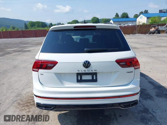 2022 Volkswagen Tiguan SE R-Line Black with VIN 3VV8B7AX0NM007523, listed as a IAAI auction lot 42457688 with 39,084 mi miles and . Bid and sale history available at DreamBid. Image 16.