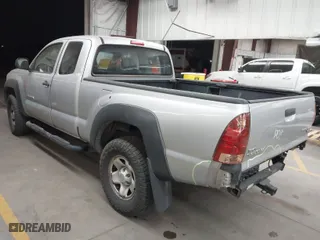2007 Toyota Tacoma PreRunner with VIN 5TETU62N87Z457176, listed as a IAAI auction lot 41730452 with 211,064 mi miles. Bid and sale history available at carsss.com. Image 3.