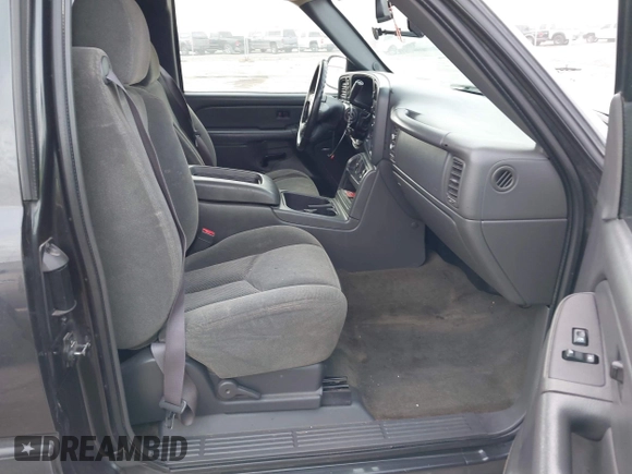 2004 Chevrolet Silverado 1500 with VIN 1GCEK19T54E185903, listed as a IAAI auction lot 41393916 with 208,422 mi miles and . Bid and sale history available at DreamBid. Image 5.
