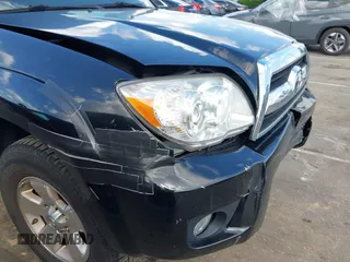 2007 Toyota 4Runner SR5 z VIN JTEZU14R278073601, wystawiony jako IAAI lot #42324282 z przebiegiem 228 160 mil mil oraz . Historia ofert i sprzedaży dostępna na DreamBid. Obrazek 17.