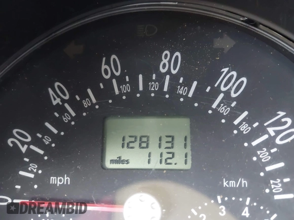 2000 Volkswagen Beetle GLS z VIN 3VWCA21C4YM414855, wystawiony jako IAAI lot #42198615 z przebiegiem 128 131 mil mil oraz . Historia ofert i sprzedaży dostępna na DreamBid. Obrazek 16.