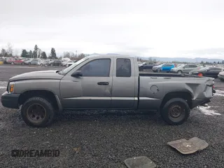 2006 Dodge Dakota ST with VIN 1D7HE22N66S594976, listed as a IAAI auction lot 41057615 with 212,059 mi miles and . Bid and sale history available at DreamBid. Image 14.