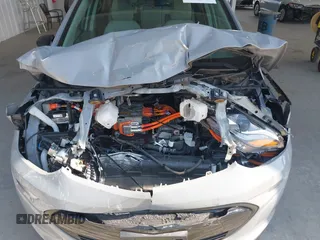 2020 Chevrolet Bolt EV LT z VIN 1G1FY6S01L4109222, wystawiony jako IAAI lot #42231173 z przebiegiem 43 570 mil mil oraz . Historia ofert i sprzedaży dostępna na DreamBid. Obrazek 12.
