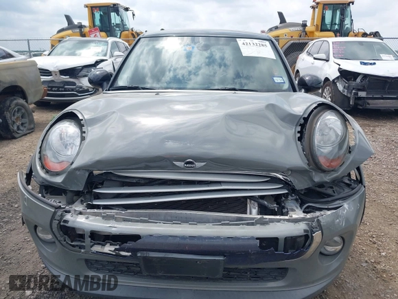 2015 MINI Hardtop 4 Door with VIN WMWXS5C56FT830418, listed as a IAAI auction lot 42132285 with 111,428 mi miles and . Bid and sale history available at DreamBid. Image 12.