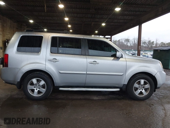 2011 Honda Pilot EX-L with VIN 5FNYF4H56BB057039, listed as a IAAI auction lot 41946647 with 187,783 mi miles. Bid and sale history available at carsss.com. Image 13.