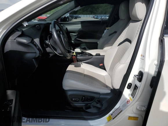 2019 Lexus UX 200 z VIN JTHY3JBH5K2016803, wystawiony jako Copart lot #51068815 z przebiegiem 58 072 mil mil oraz Nie do naprawy • Non repairable. Historia ofert i sprzedaży dostępna na DreamBid. Obrazek 7.