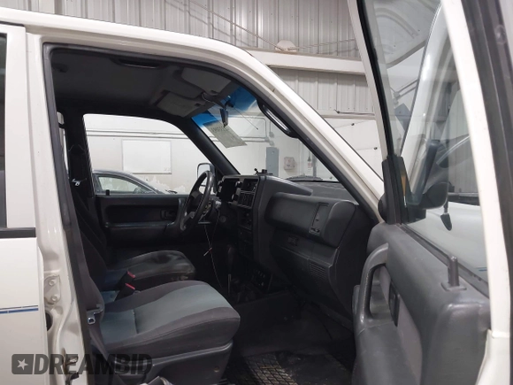 1994 Isuzu Trooper z VIN JACDH58V9R7919182, wystawiony jako IAAI lot #42333093 z przebiegiem 192 819 mil mil oraz . Historia ofert i sprzedaży dostępna na DreamBid. Obrazek 5.
