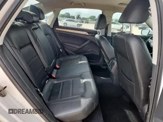 2014 Volkswagen Passat SE z VIN 1VWBN7A38EC076113, wystawiony jako Copart lot #64878365 z przebiegiem 162 833 mil mil oraz Czysty tytuł • Clean title. Historia ofert i sprzedaży dostępna na DreamBid. Obrazek 10.