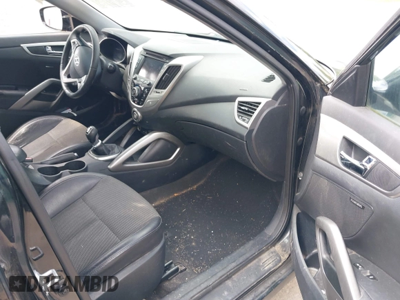 2013 Hyundai Veloster w/Black Int с VIN KMHTC6AD5DU084996, выставлен на аукционе IAAI как лот 42279292 с пробегом 179 460 миль миль и . История ставок и продаж доступна на DreamBid. Изображение 5.