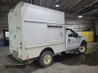 2015 Ford F-250 XL z VIN 1FDBF2B69FED21577, wystawiony jako IAAI lot #42501116 z przebiegiem 478 051 mil mil oraz . Historia ofert i sprzedaży dostępna na DreamBid. Obrazek 40.