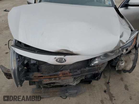 2015 Kia Optima LX z VIN KNAGM4A78F5530621, wystawiony jako Copart lot #43874535 z przebiegiem Nie podano mil oraz Szkoda całkowita • Salvage title. Historia ofert i sprzedaży dostępna na DreamBid. Obrazek 12.