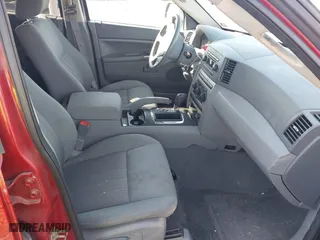 2006 Jeep Grand Cherokee Laredo with VIN 1J4GR48KX6C128491, listed as a IAAI auction lot 41949301 with 183,791 mi miles. Bid and sale history available at carsss.com. Image 5.