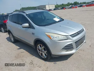 2013 Ford Escape SE с VIN 1FMCU0GX2DUA46802, выставлен на аукционе IAAI как лот 42438952 с пробегом 181 028 миль миль и . История ставок и продаж доступна на DreamBid. Изображение 1.