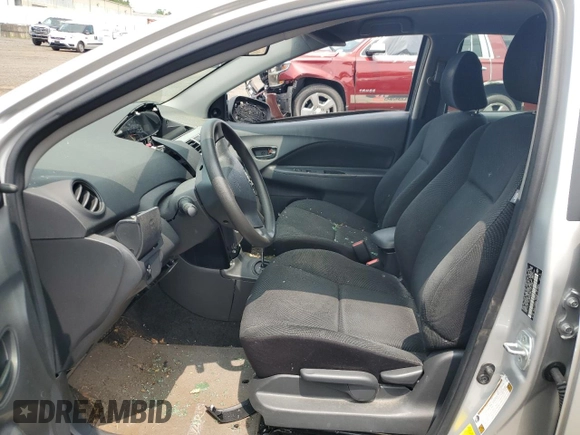2012 Toyota Yaris z VIN JTDBT4K38C1414236, wystawiony jako Copart lot #58471515 z przebiegiem Nie podano mil oraz Szkoda całkowita • Salvage title. Historia ofert i sprzedaży dostępna na DreamBid. Obrazek 7.